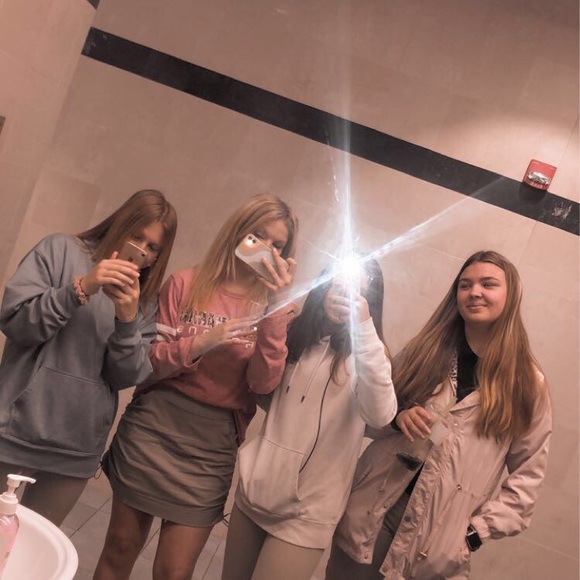 Meet your Posher, Haley - Picture 1 of 1